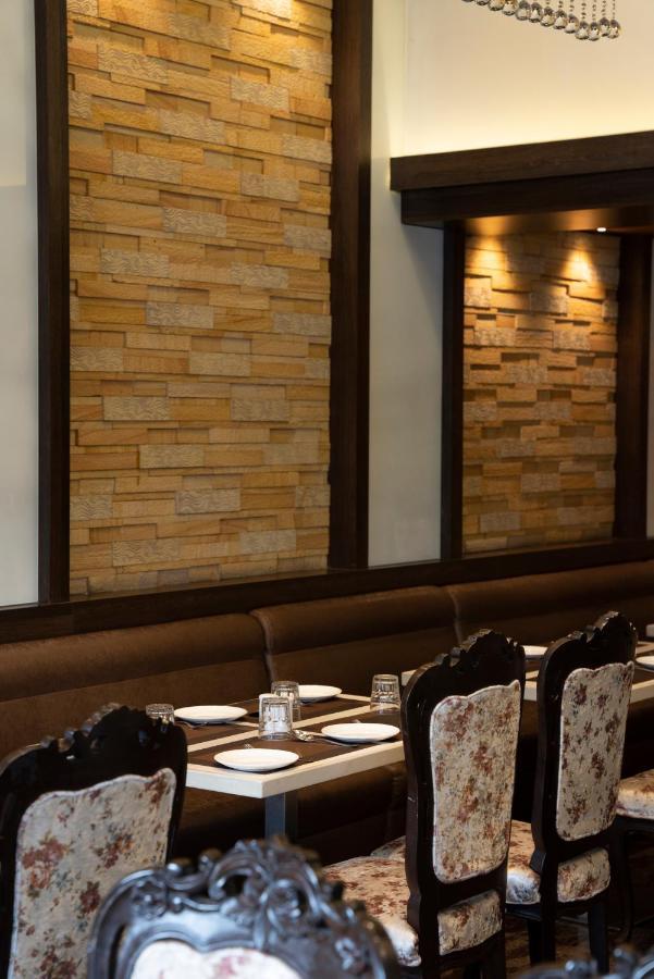 Gold Crest Business Hotel Navi Mumbai Esterno foto