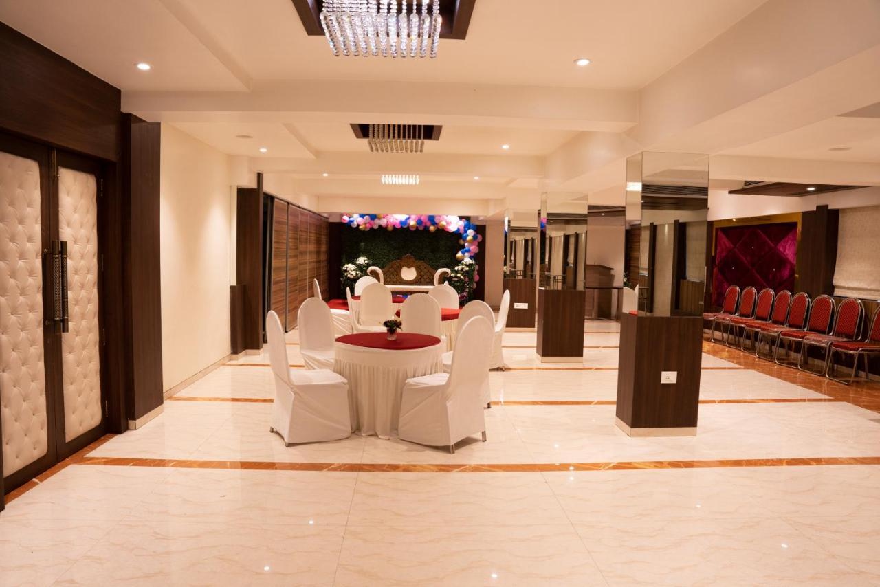 Gold Crest Business Hotel Navi Mumbai Esterno foto