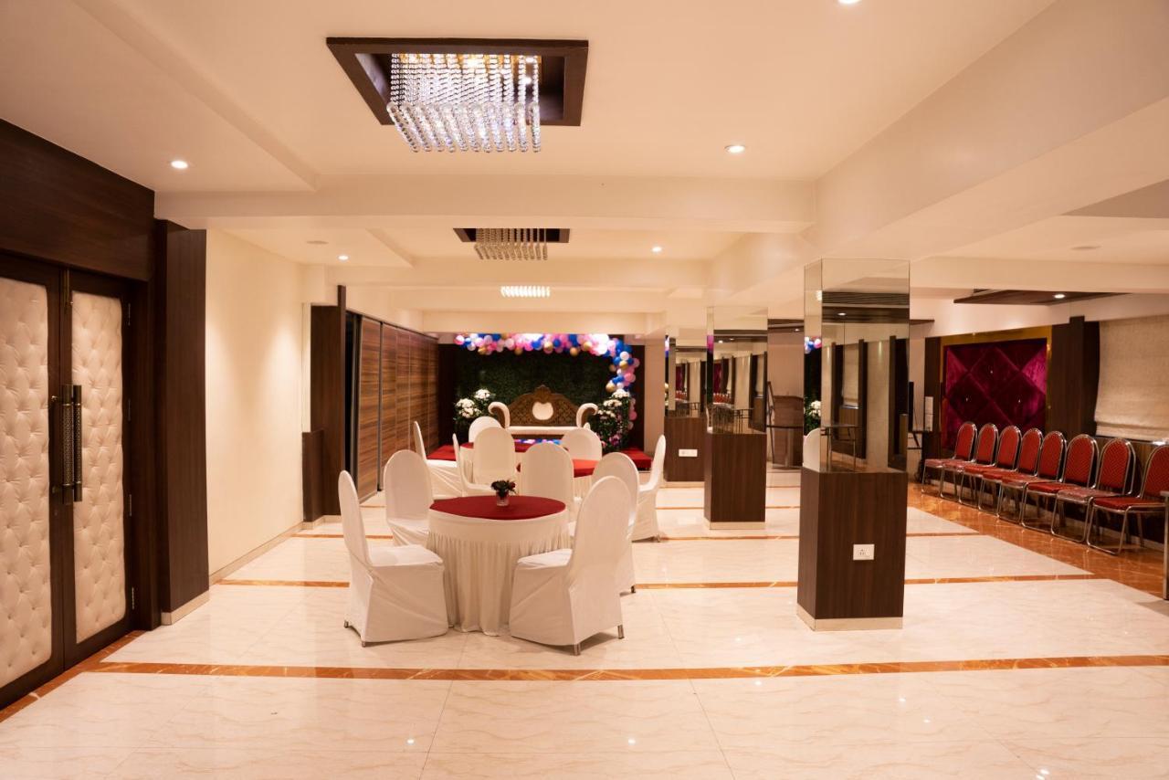 Gold Crest Business Hotel Navi Mumbai Esterno foto