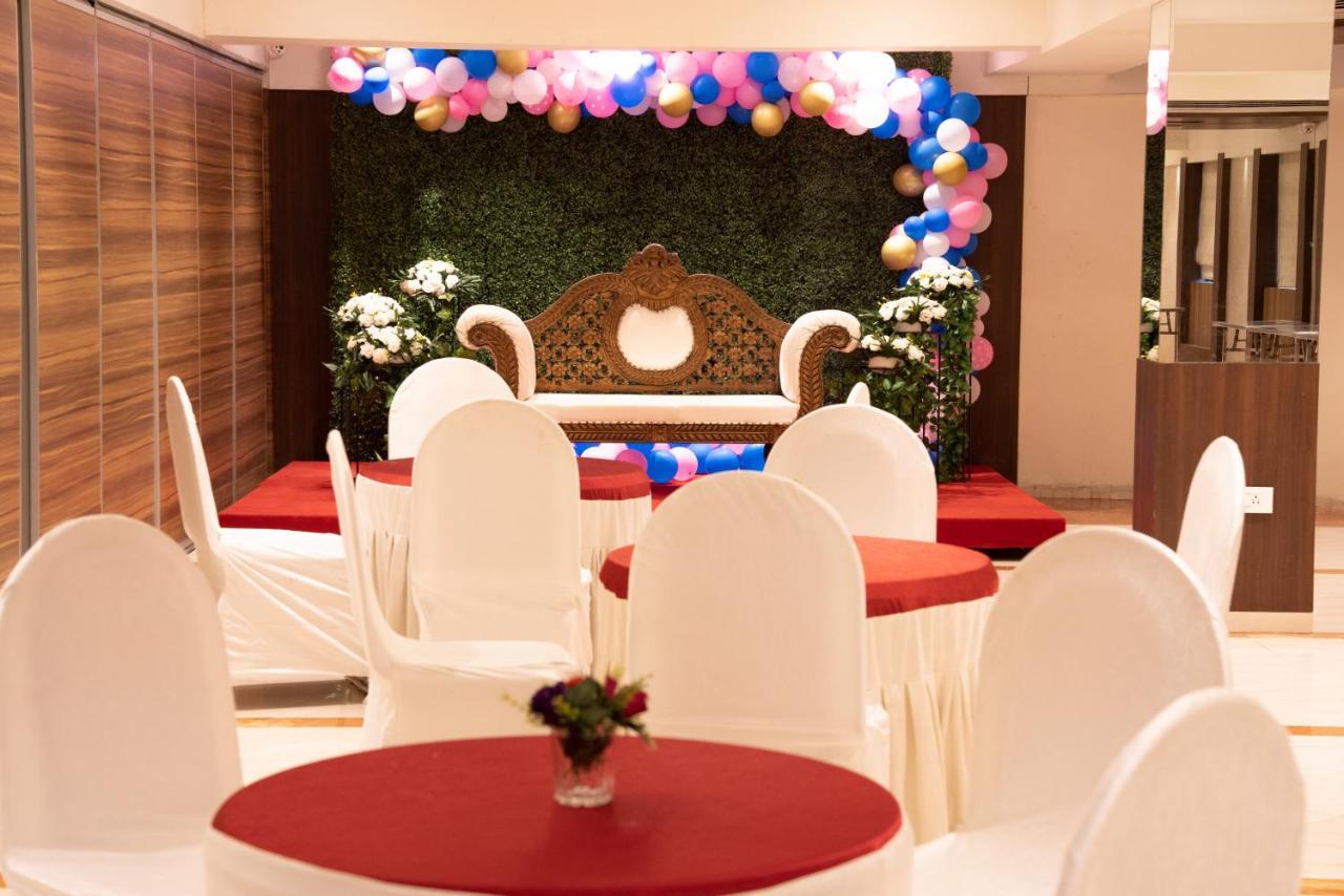 Gold Crest Business Hotel Navi Mumbai Esterno foto