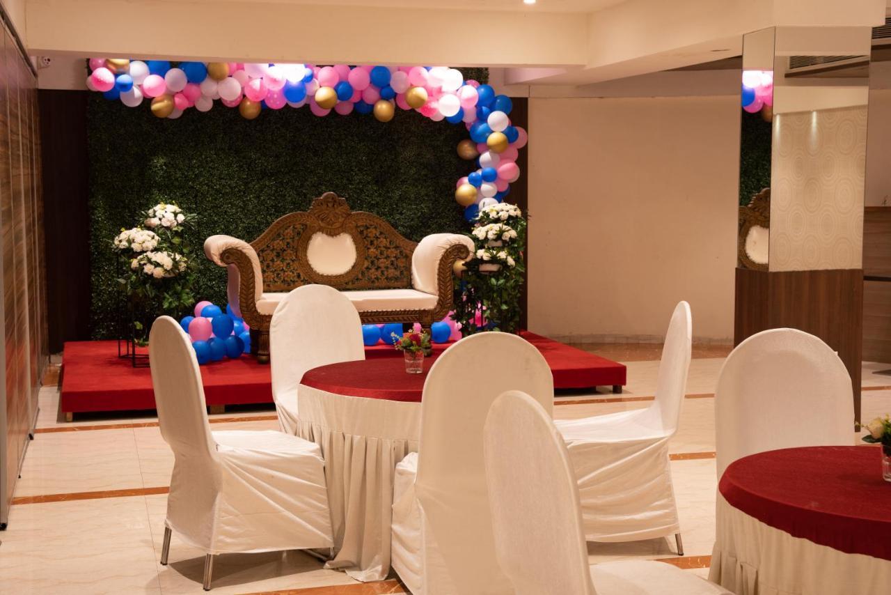 Gold Crest Business Hotel Navi Mumbai Esterno foto