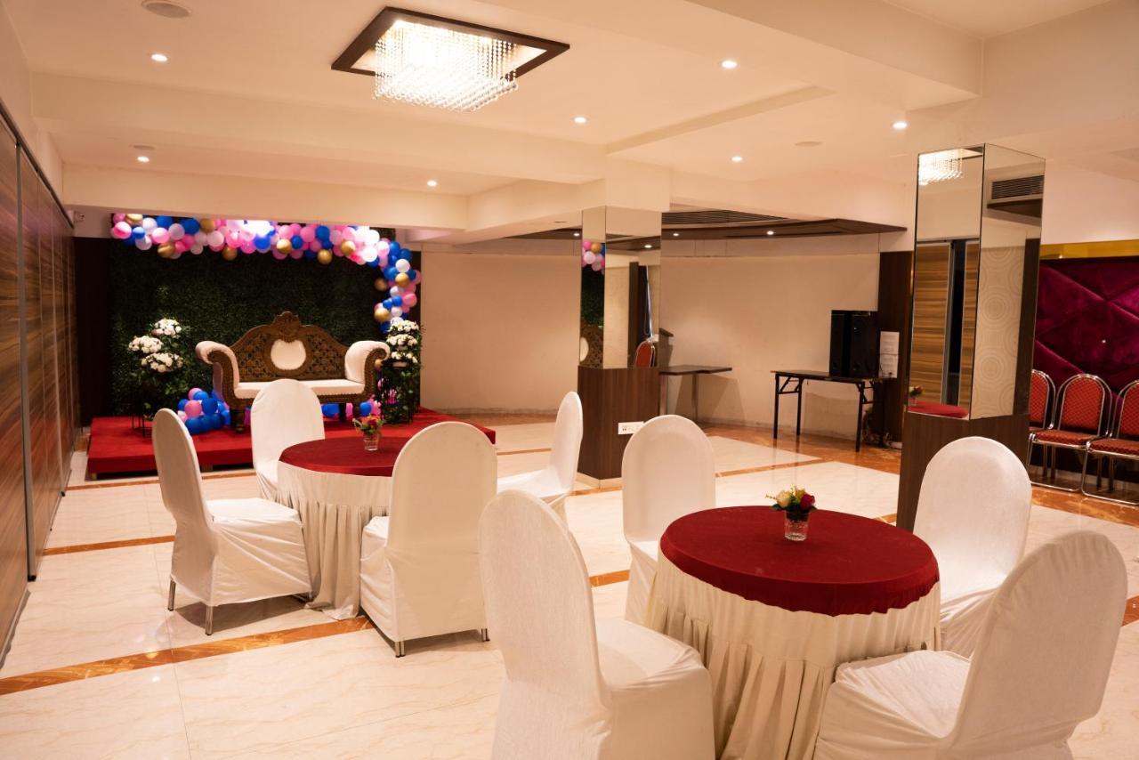 Gold Crest Business Hotel Navi Mumbai Esterno foto