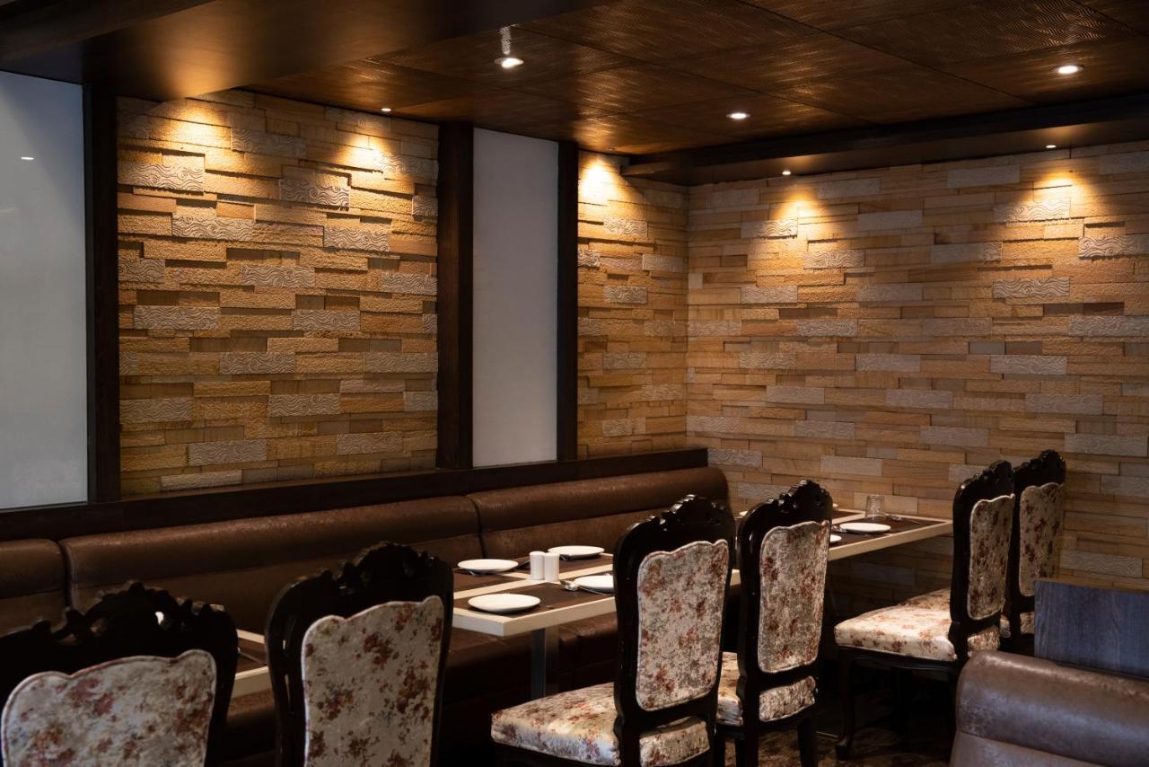 Gold Crest Business Hotel Navi Mumbai Esterno foto