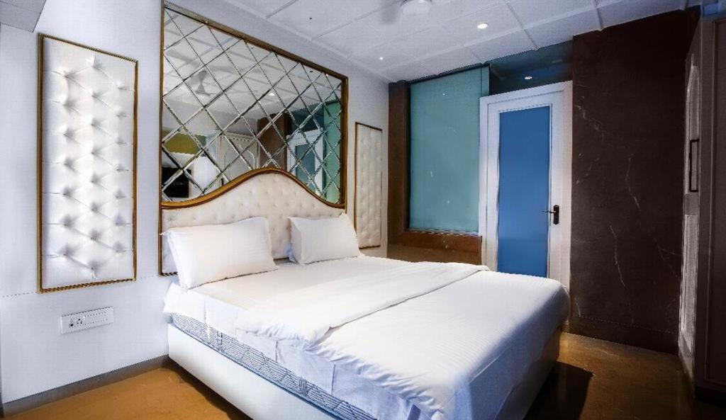 Gold Crest Business Hotel Navi Mumbai Esterno foto